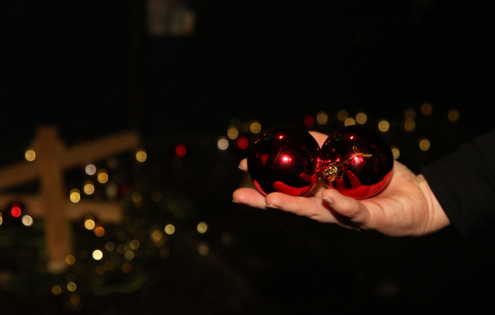 Krippenspiel und Sturm auf den Weihnachtsbaum