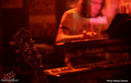 2011 - The Flying Eyes, Buddha Sentenza